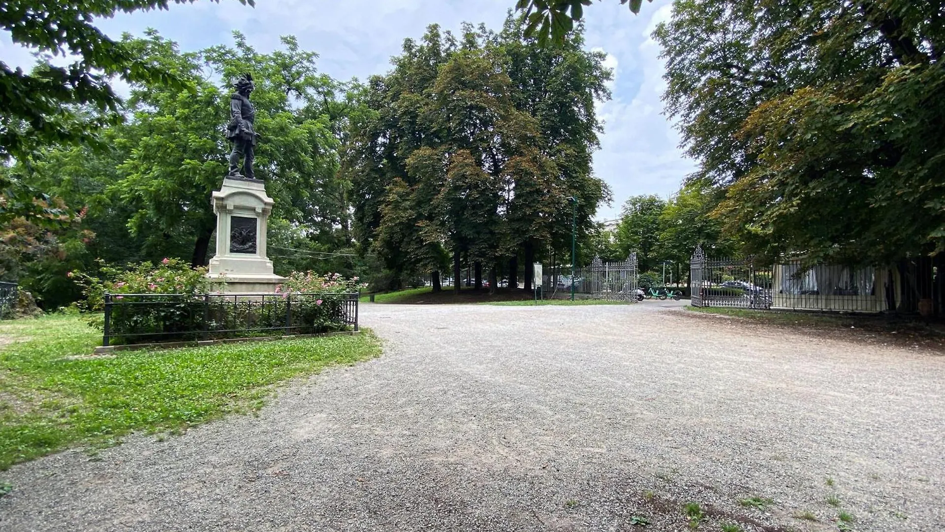 Apartment Tadino Ai Giardini Indro Montanelli By Halldis Milan