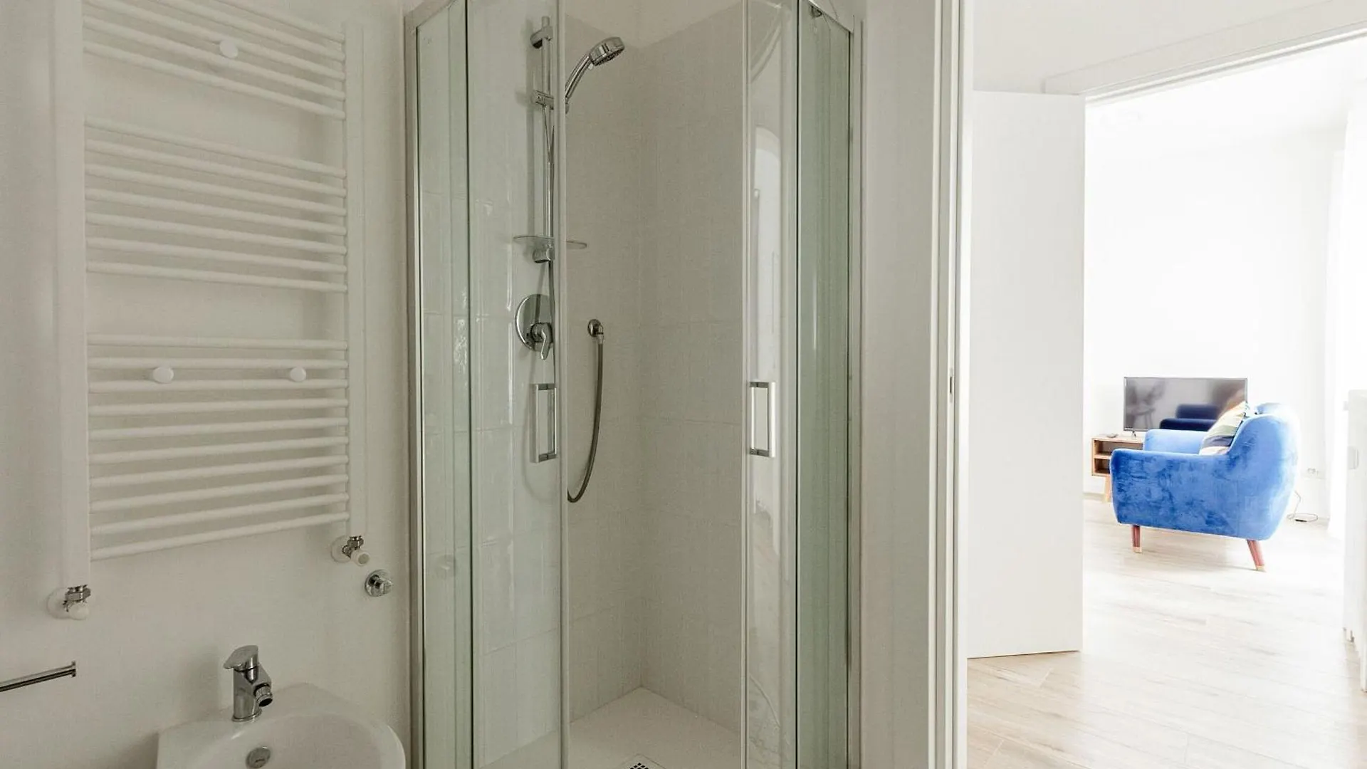 Apartment Tadino Ai Giardini Indro Montanelli By Halldis Milan