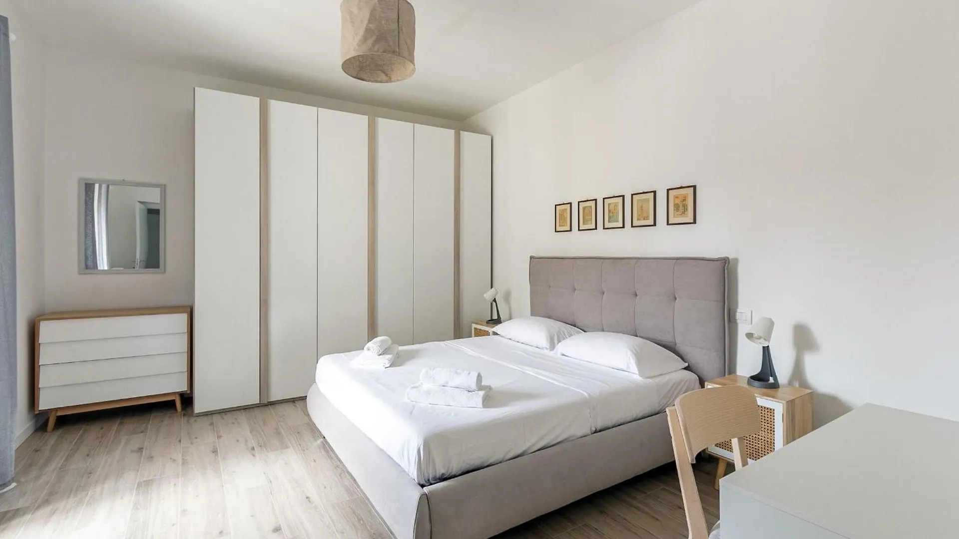 Tadino Ai Giardini Indro Montanelli By Halldis Milan Apartment