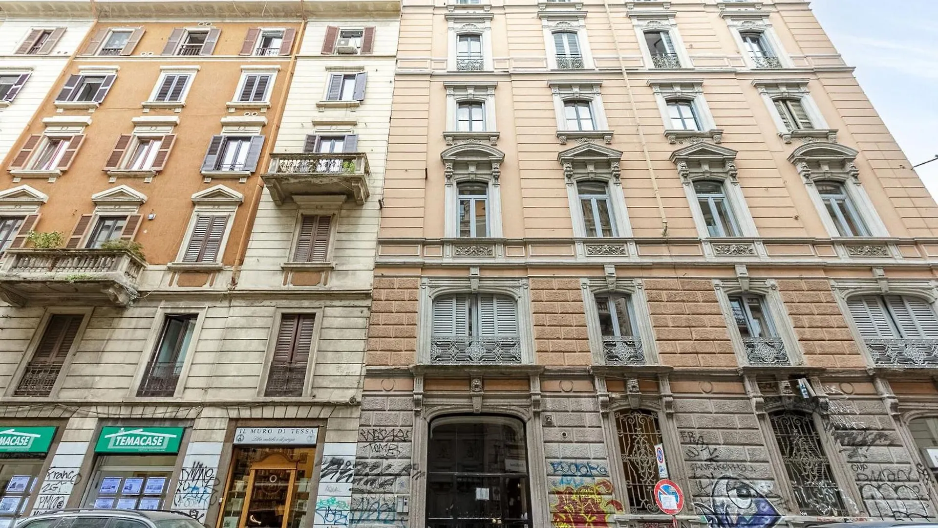 Apartment Tadino Ai Giardini Indro Montanelli By Halldis Milan