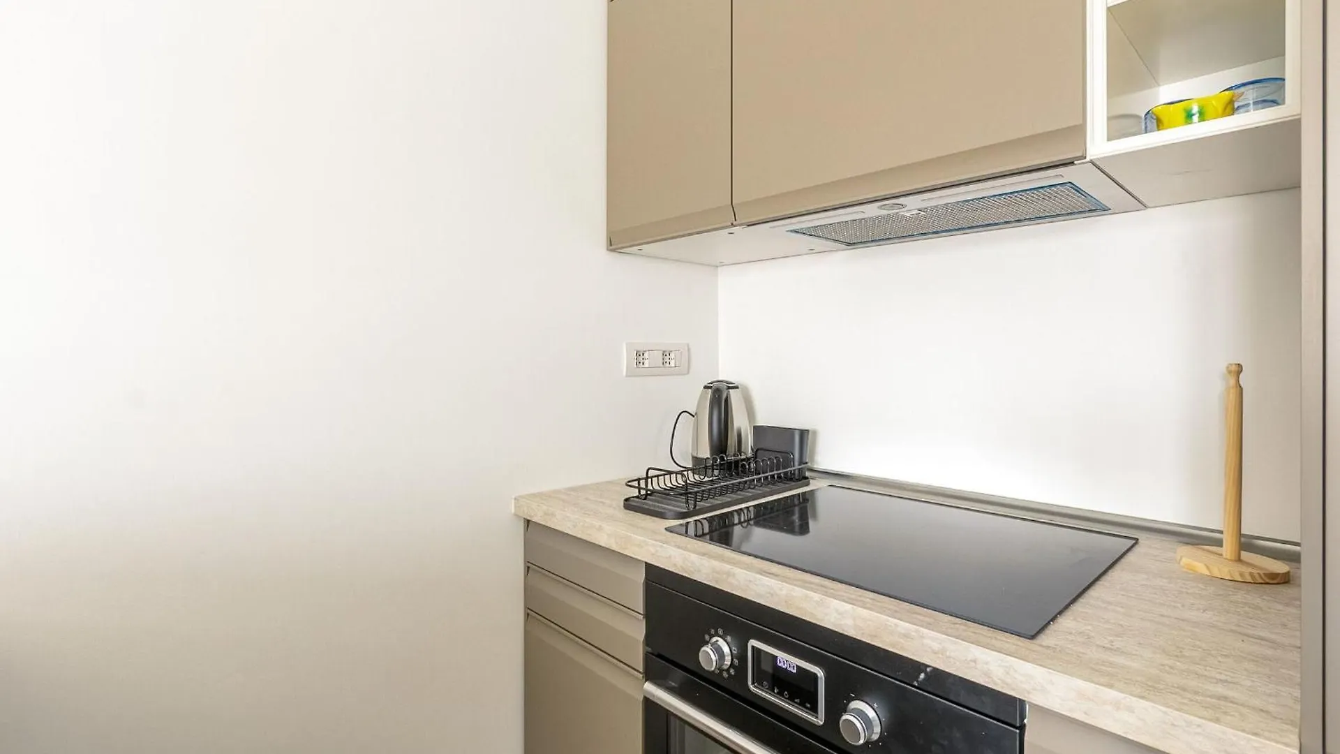 Apartment Tadino Ai Giardini Indro Montanelli By Halldis Milan